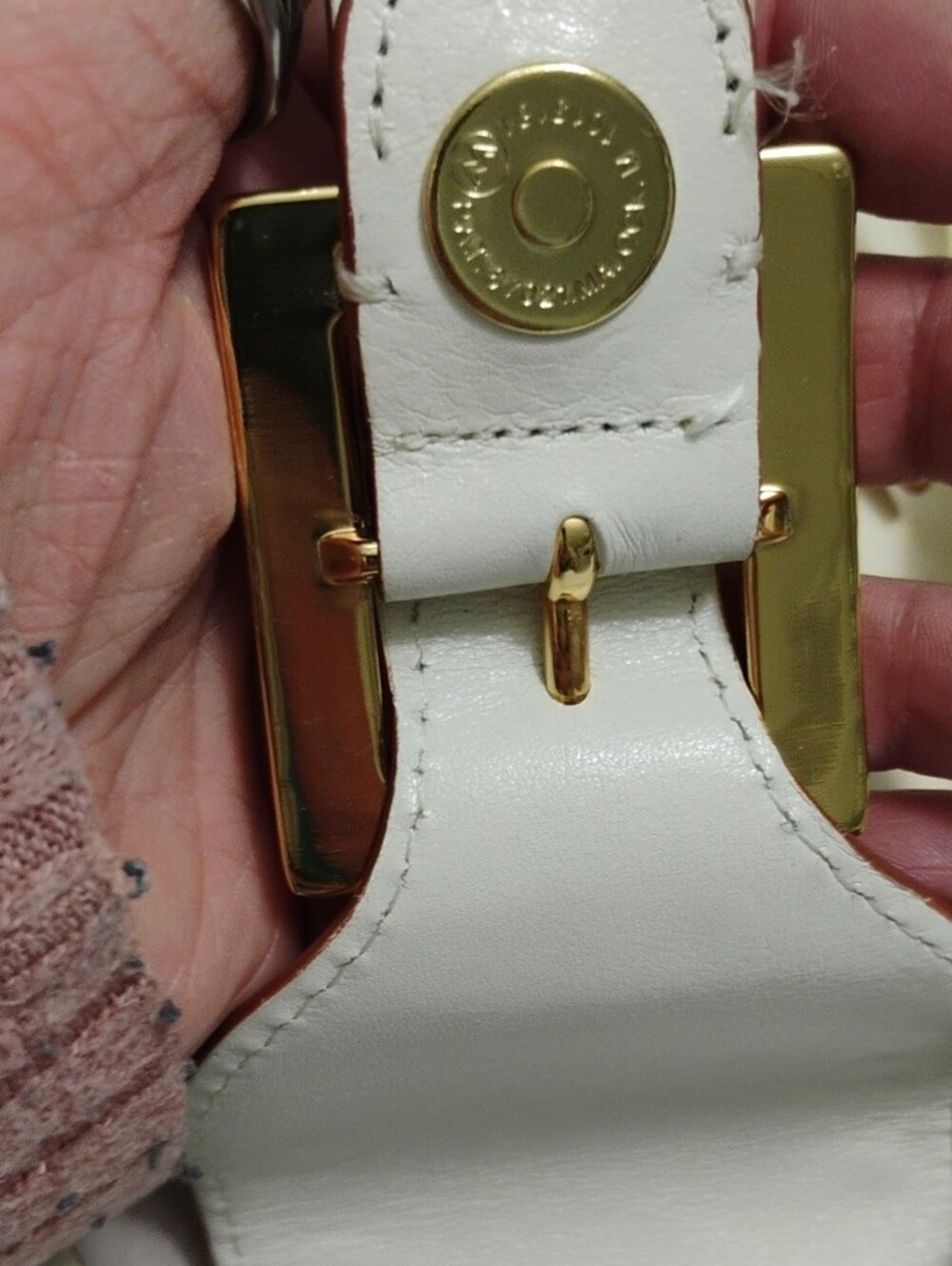 Michael Michael Kors Stylish White/Cream Croc-Emboss. 3 Compartment Shoulder Bag - Picture 15 of 15